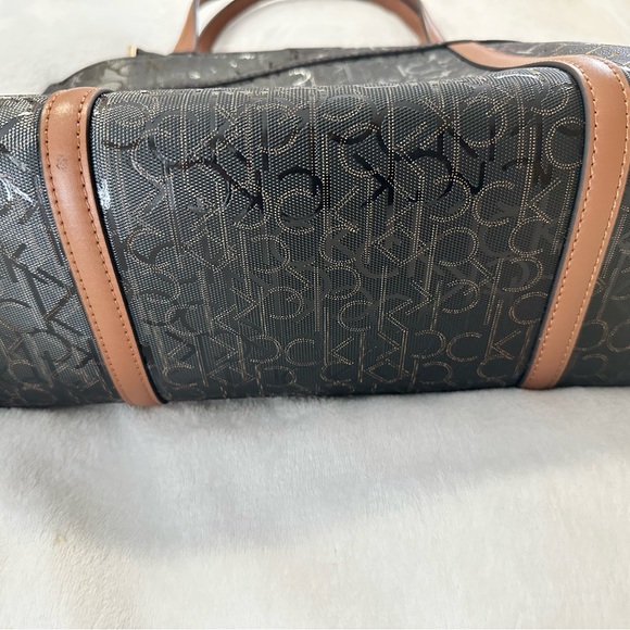Gorgeous Calvin Klein handbag - Picture 4 of 11